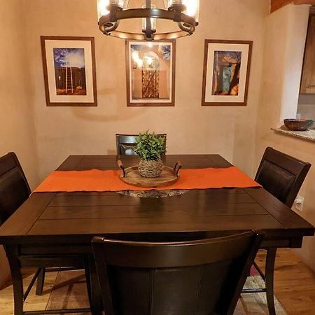 Magical Santa Fe Stay, Minutes From Town Square, Sleeps 4, Includes Free Parking And Outdoor Hot Tub! Екстериор снимка