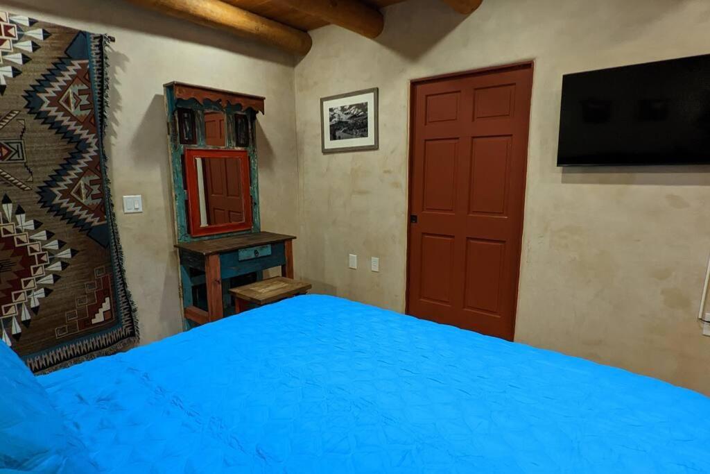 Magical Santa Fe Stay, Minutes From Town Square, Sleeps 4, Includes Free Parking And Outdoor Hot Tub! Екстериор снимка