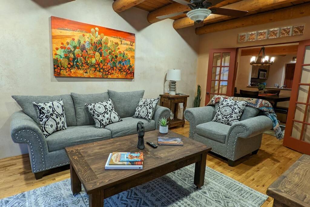 Magical Santa Fe Stay, Minutes From Town Square, Sleeps 4, Includes Free Parking And Outdoor Hot Tub! Екстериор снимка