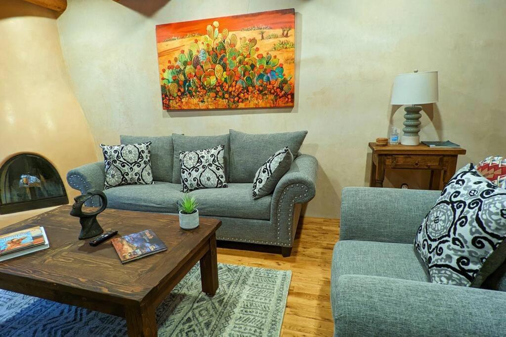 Magical Santa Fe Stay, Minutes From Town Square, Sleeps 4, Includes Free Parking And Outdoor Hot Tub! Екстериор снимка