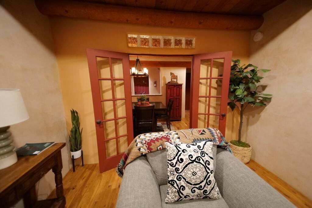 Enchanted Casita With Private Outdoor Hot Tub And Patio, Near Santa Fe Plaza, Sleeps 4 With Free Parking Санта Фе Екстериор снимка