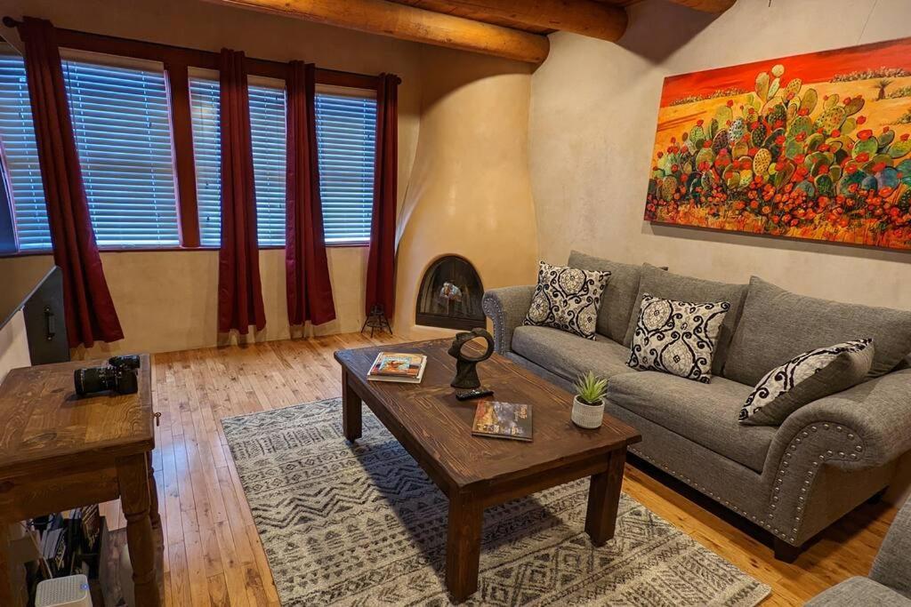Magical Santa Fe Stay, Minutes From Town Square, Sleeps 4, Includes Free Parking And Outdoor Hot Tub! Екстериор снимка