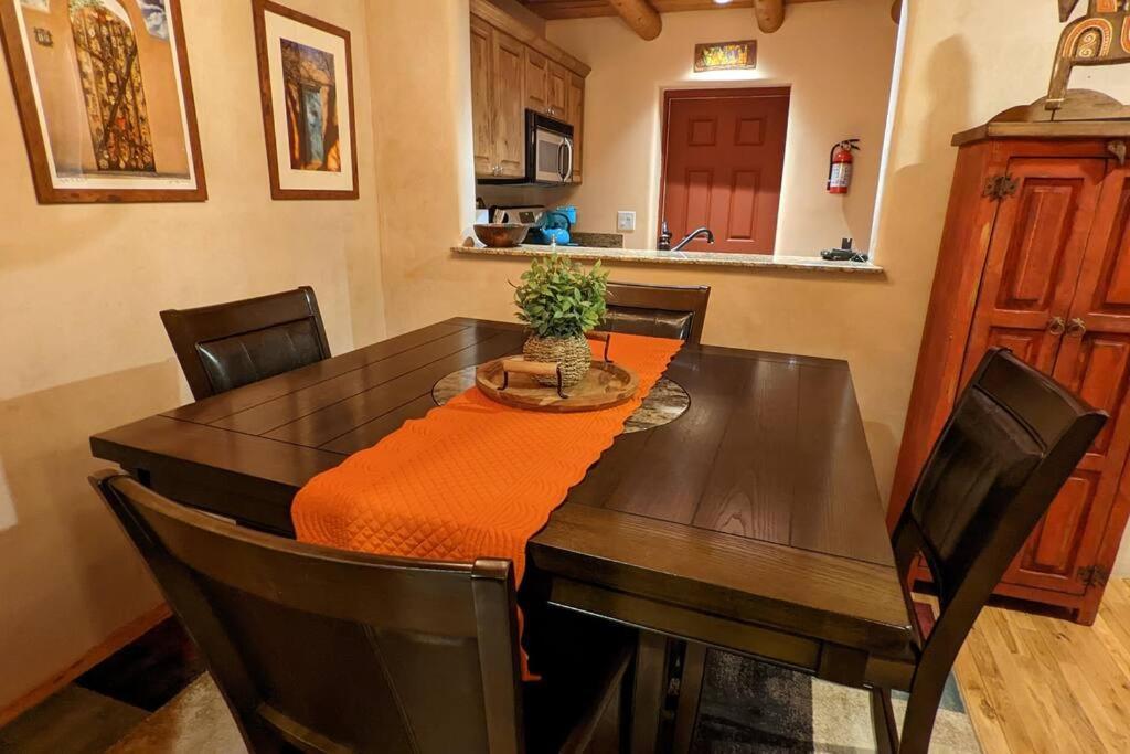 Magical Santa Fe Stay, Minutes From Town Square, Sleeps 4, Includes Free Parking And Outdoor Hot Tub! Екстериор снимка