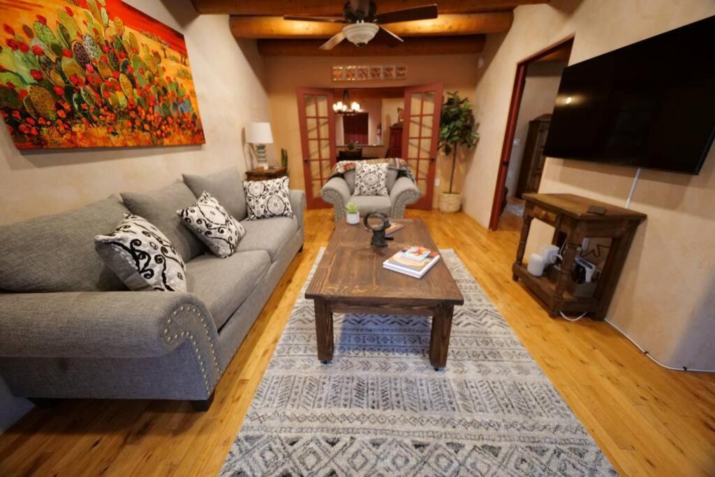 Magical Santa Fe Stay, Minutes From Town Square, Sleeps 4, Includes Free Parking And Outdoor Hot Tub! Екстериор снимка
